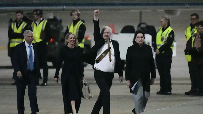 Người sáng lập WikiLeaks Julian Assange: Mỹ chỉ trao quyền tự do ngôn luận cho công dân của mình