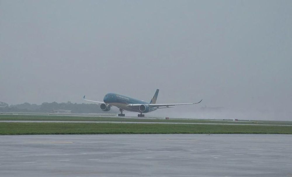 Hàng không đổi lịch các chuyến bay để ứng phó với cơn bão số 3