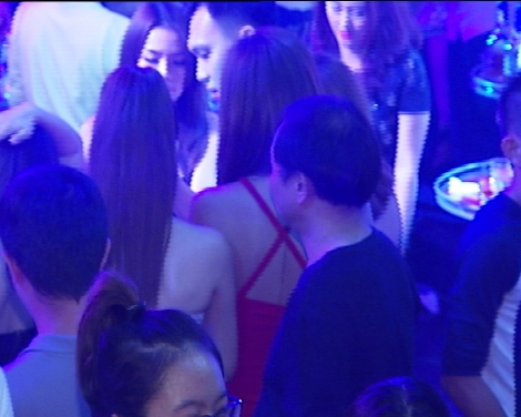 Đột kích club bán rượu lậu, kiểm tra cà phê trá hình