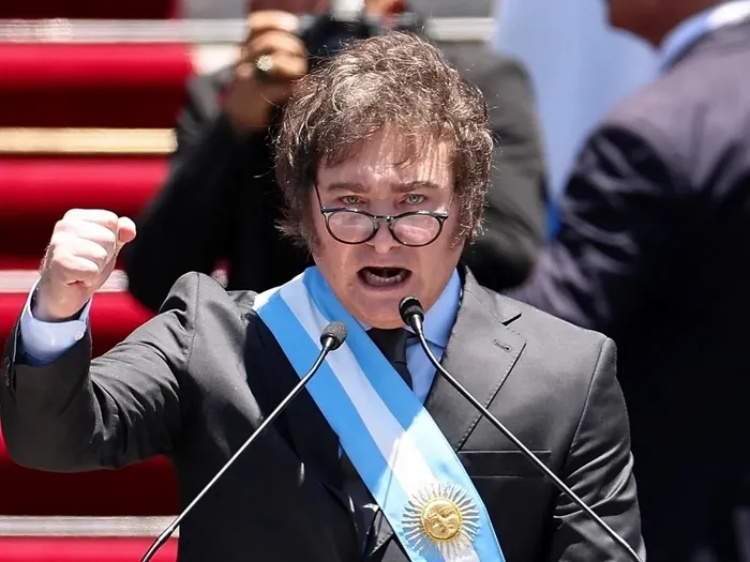 Tổng thống Argentina xử lý 'bom nợ' bằng liệu pháp sốc