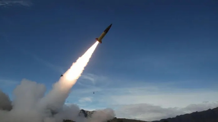 Ukraine phóng 8 tên lửa tầm xa ATACMS vào sân bay ở tỉnh Kursk