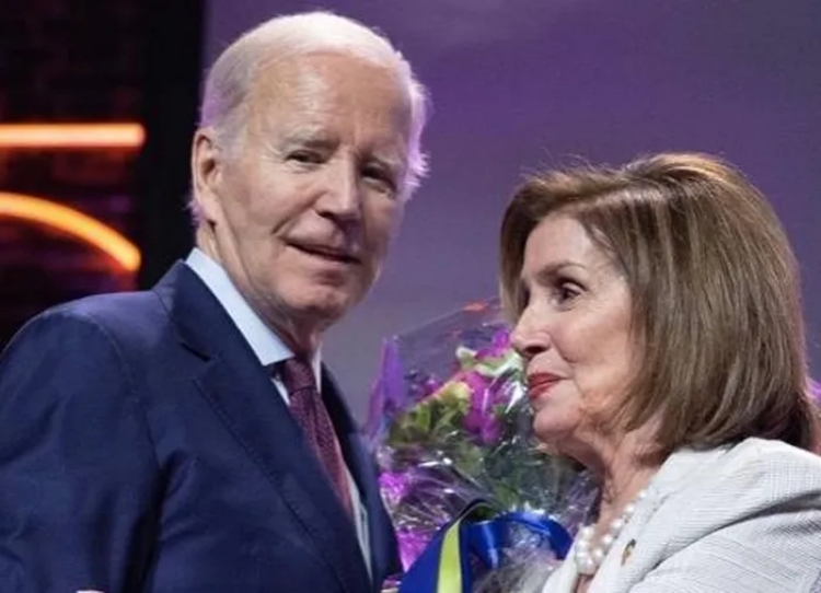 Bà Pelosi 'dằn vặt' Tổng thống Biden