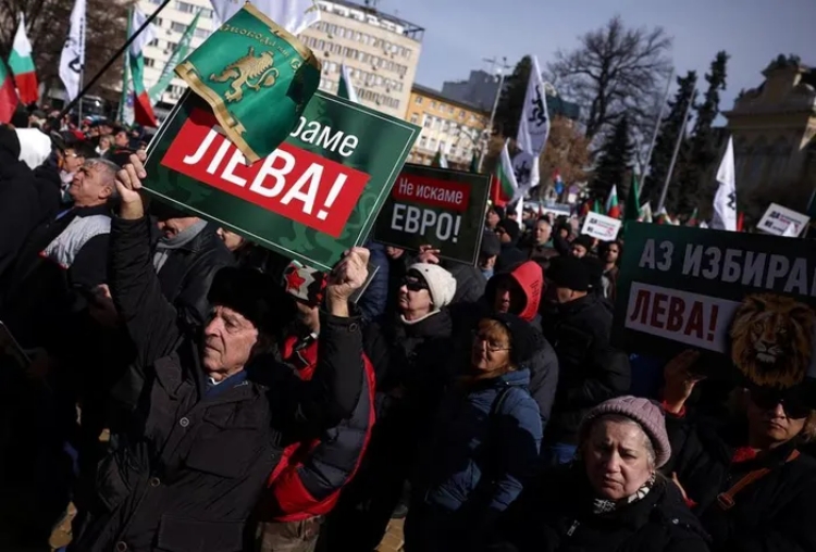 Người dân Bulgaria biểu tình phản đối đồng tiền euro
