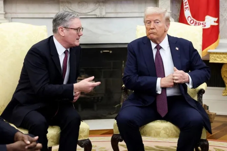 Ông Donald Trump né tránh đề nghị đảm bảo an ninh cho Ukraine của Thủ tướng Anh