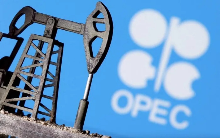 Lo giá dầu giảm sâu, OPEC+ hoãn kế hoạch tăng sản lượng