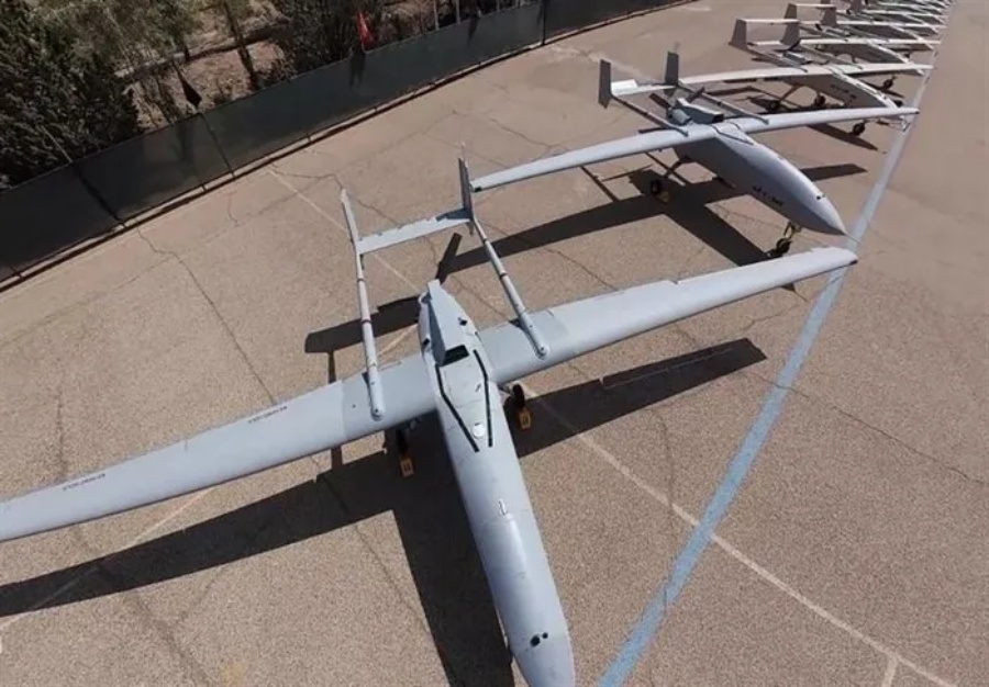 Xem drone Iran khóa mục tiêu tàu chiến Mỹ trên Vịnh Ba Tư