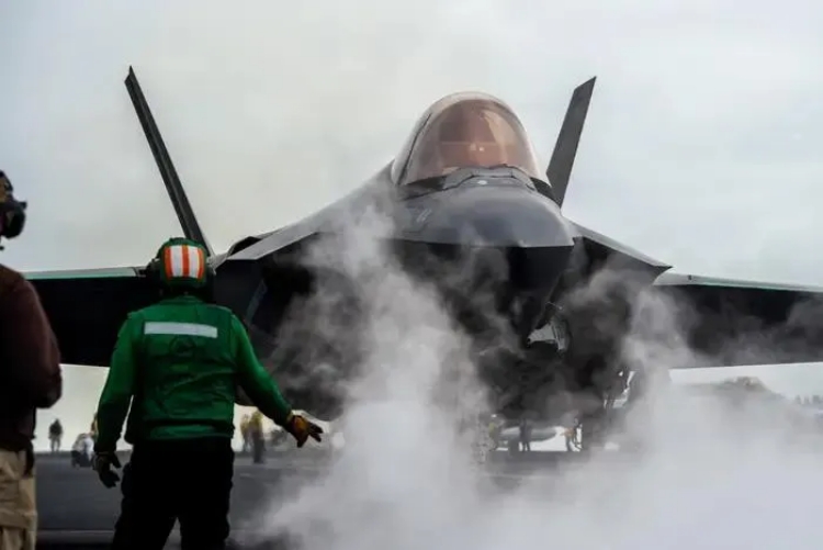 Chiến đấu cơ tàng hình mới của Trung Quốc làm lung lay niềm tin vào chương trình F-35