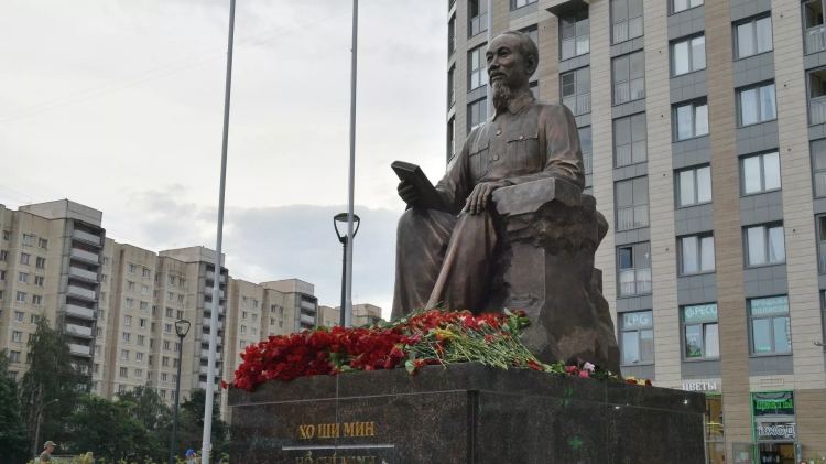 Từ nay Saint-Peterburg có Quảng trường Hồ Chí Minh