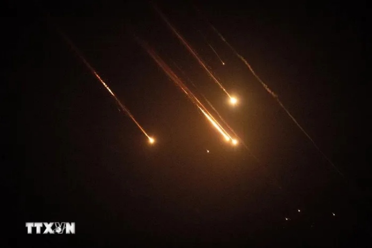 Iran cảnh báo 'có thể san phẳng' bất kỳ mục tiêu nào trong lãnh thổ Israel