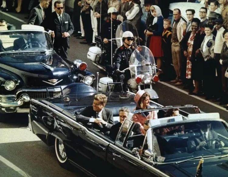 Tổng thống Mỹ ra lệnh công bố hàng nghìn tài liệu mật vụ ám sát John F. Kennedy
