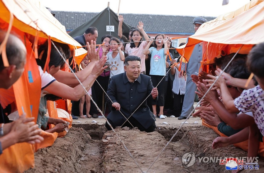 Ông Kim Jong Un muốn đưa hơn 15.000 người dân vùng lũ về Bình Nhưỡng
