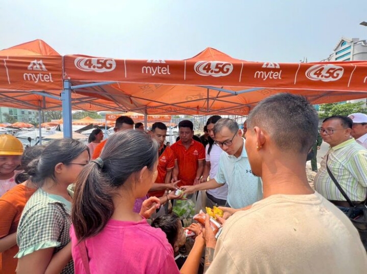 Doanh nghiệp Việt Nam tại Myanmar hỗ trợ người dân chịu ảnh hưởng động đất