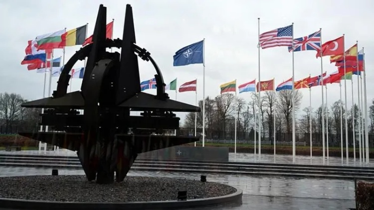 NATO cảnh báo các thành viên không bắn hạ tên lửa Nga