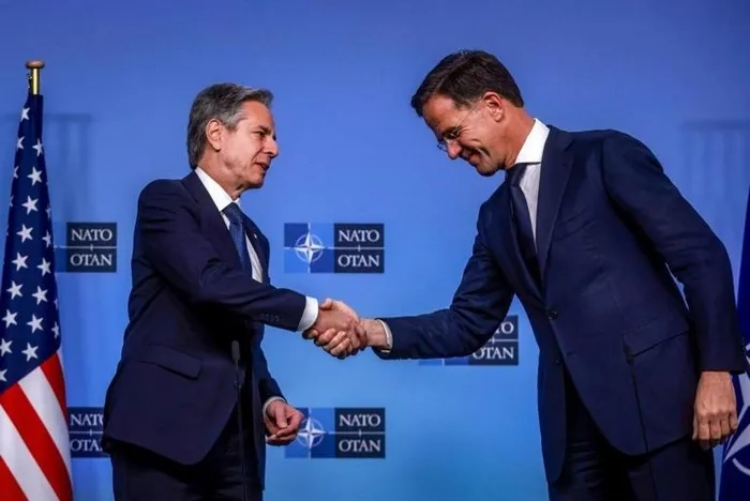Mỹ bất ngờ nói đang thúc đẩy tư cách thành viên NATO cho Ukraine