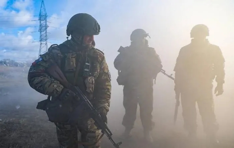 Nga cảnh báo đáp trả hủy diệt, quân đội Ukraine thừa nhận tình hình căng thẳng