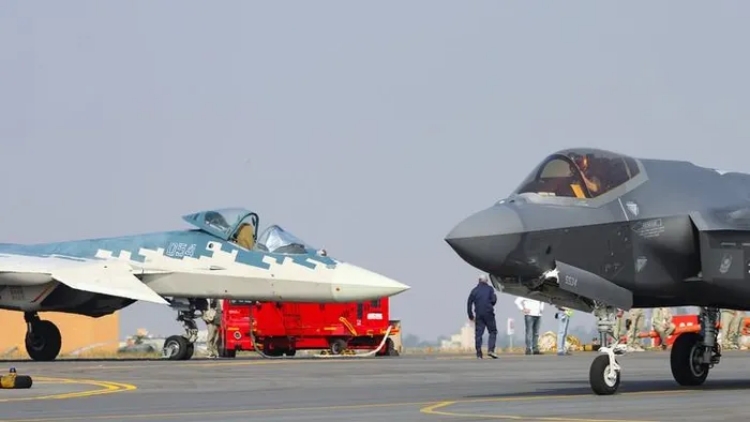 Su-57 của Nga có màn 'đối đầu' với F-35 của Mỹ ở Ấn Độ
