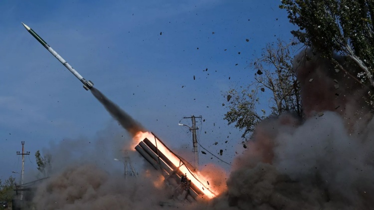 BQP Nga: Nga tập kích bằng 'Kinzhal' vào các sân bay của Ukraina, tất cả mục tiêu đều bị bắn trúng
