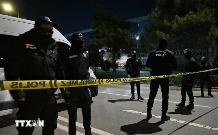 Thổ Nhĩ Kỳ: Đấu súng tại thành phố Istanbul, 1 cảnh sát thiệt mạng