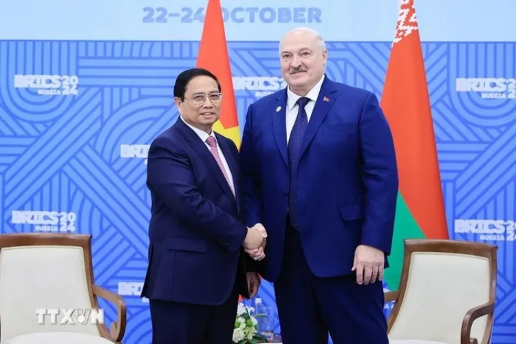 Thủ tướng Phạm Minh Chính gặp Tổng thống Belarus Alexander Lukashenko