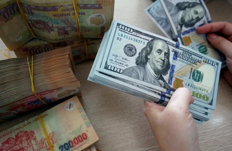 Lượng lớn kiều hối về Việt Nam qua đường tiểu ngạch