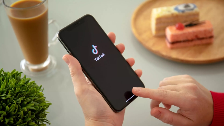 Mỹ chờ đợi việc Apple và Google sẵn sàng cấm TikTok
