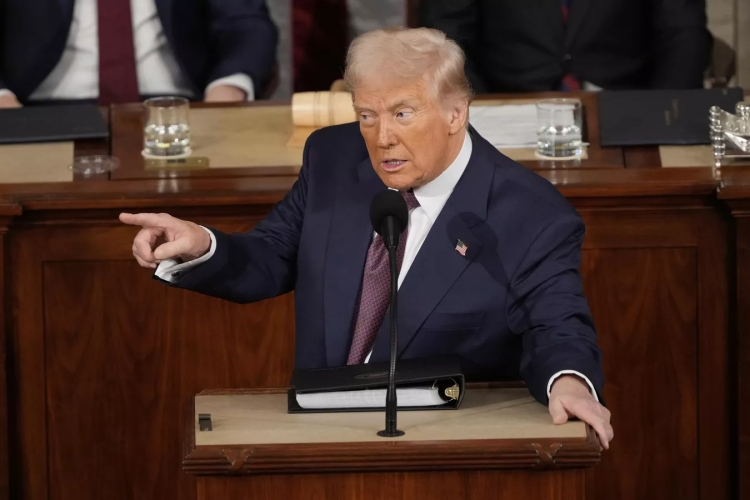 Tổng thống Trump nói ông muốn bắt đầu đàm phán phi hạt nhân hóa với Nga