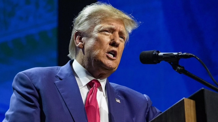Báo chí phát hiện động thái bất ngờ của Trump về vấn đề Ukraina