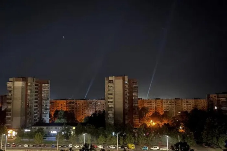 Nga đồng loạt không kích Kiev và Lviv, Ukraine xử quan chức 'thân Nga'
