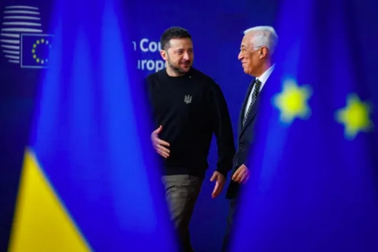 Tổng thống Ukraine Zelensky chấp nhận thay đổi để tránh 'xôi hỏng bỏng không'