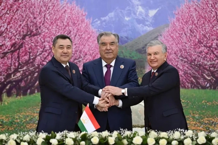 Tajikistan, Uzbekistan và Kyrgyzstan ký thỏa thuận chấm dứt tranh chấp biên giới
