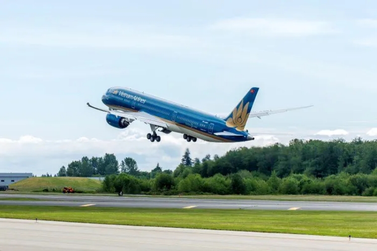 Vietnam Airlines ước đạt lợi nhuận 7.267,4 tỷ đồng cả năm 2024