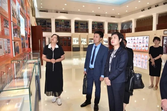 Thông tấn xã Việt Nam và Tân Hoa xã tăng cường hợp tác trong kỷ nguyên số