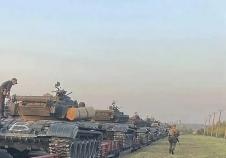 Ký tự lạ trên các phương tiện quân sự Belarus điều động tới biên giới giáp Ukraine