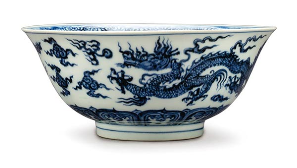 Bán bát cổ, tượng Phật dát vàng của vợ chồng ‘ông trùm’ ngân hàng