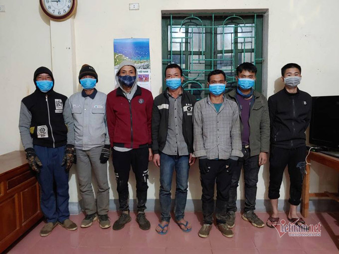 Biên phòng xuyên đêm lấy lời khai 7 người trốn cách ly khi về ăn Tết