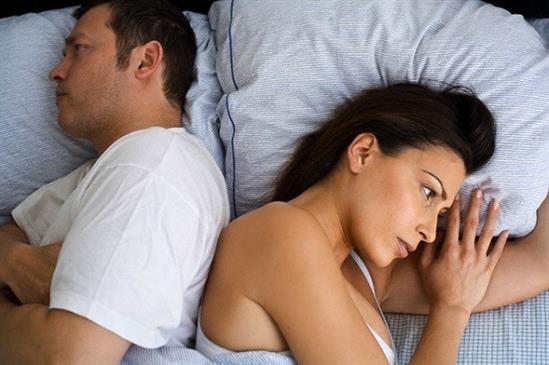 Hoảng hồn phát hiện chồng giỏi chuyện ấy nhờ “thần dược”