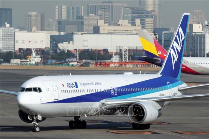 Máy bay Boeing 737 phải quay đầu vì nứt cửa sổ buồng lái