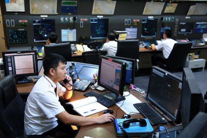 Ba chuyến bay đi Philippines phải chuyển hướng hạ cánh xuống Tân Sơn Nhất