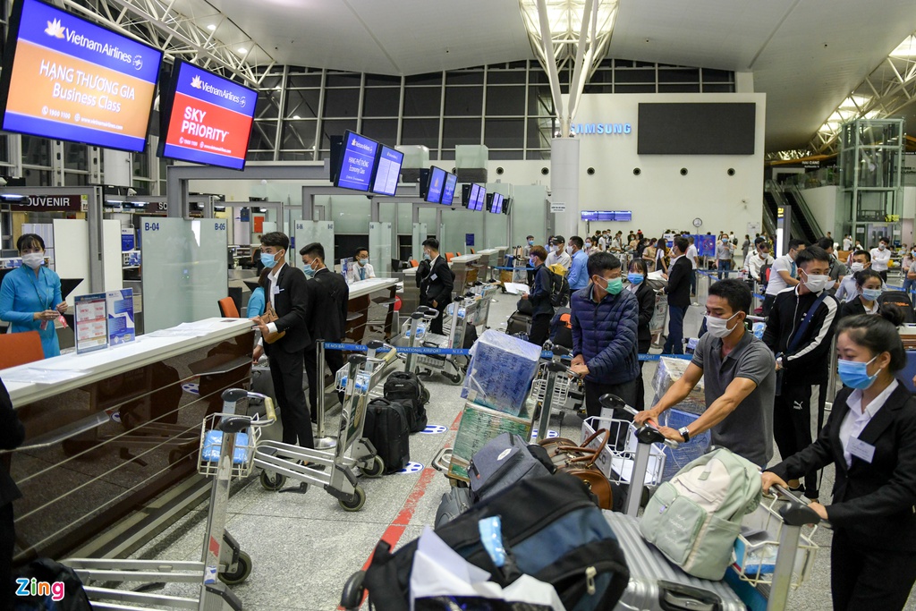 Chuyến bay thương mại quốc tế đầu tiên trở lại sau dịch