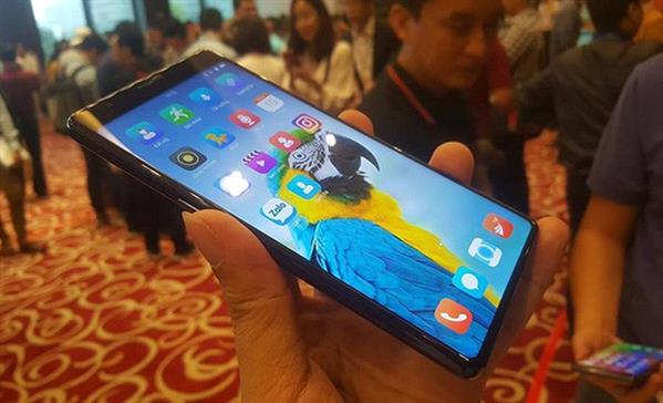 Ra mắt Bphone 3, Chủ tịch Bkav tin 'những tràng vỗ tay là rất thật'