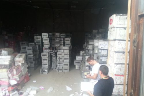 Moskva: Phát hiện kho hàng quần áo, giày dép nhái mác