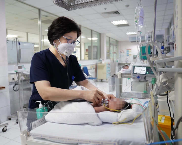 Mẹ pha sái thuốc phiện vào sữa cho con ''chắc dạ'', bé 2 ngày tuổi ngộ độc nặng