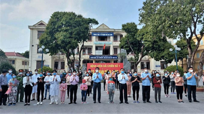 Bệnh nhân ở Hải Dương: 'Rơi nước mắt khi nhận kết quả khỏi Covid-19'