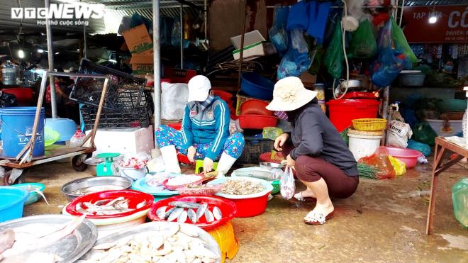 Bệnh nhân COVID-19 số 1017 đi chợ dày đặc, bán cà phê, tiếp xúc rất nhiều người