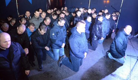 Những người cực đoan Ukraina bắt lính đặc nhiệm 