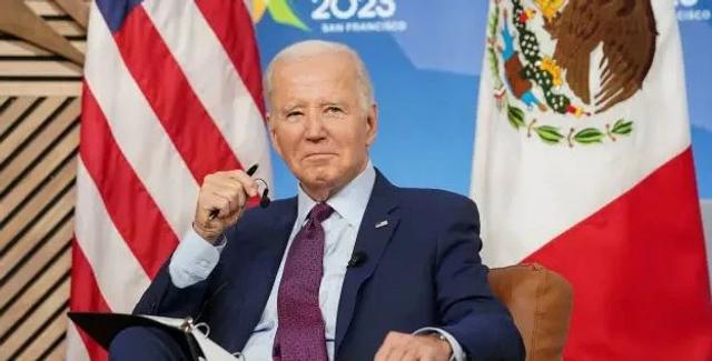 Nhà báo Nga muốn phỏng vấn Tổng thống Biden