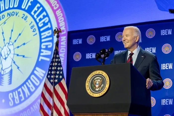 Tổng thống Biden khoe nhiên liệu hạt nhân đầu tiên do Mỹ sản xuất