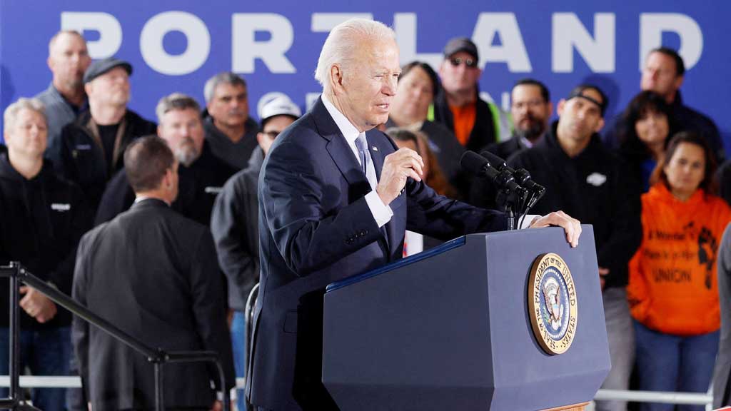 Thách thức bủa vây Tổng thống Biden