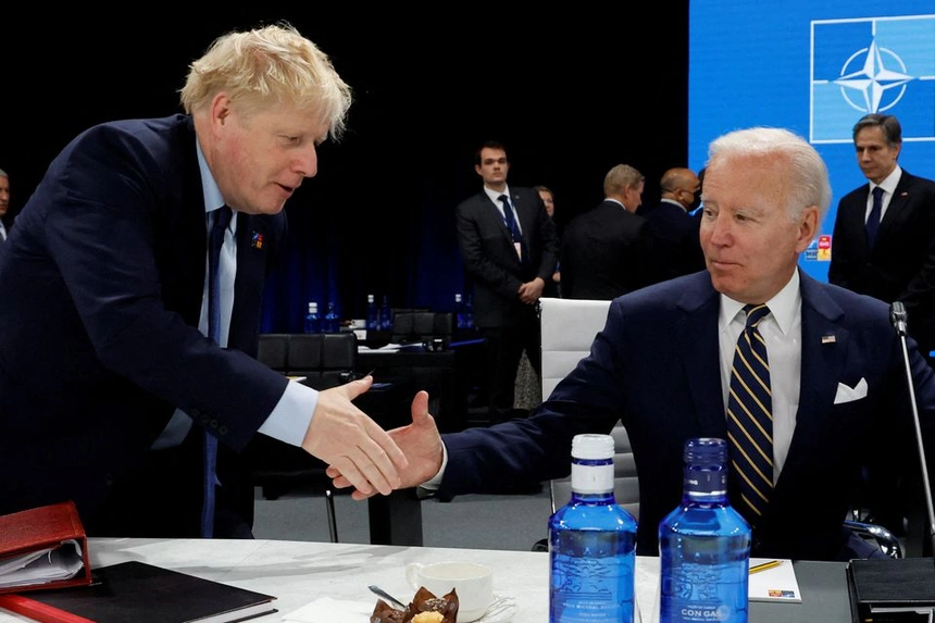 Ông Biden không nhắc đến ông Johnson khi cam kết ngoại giao với Anh