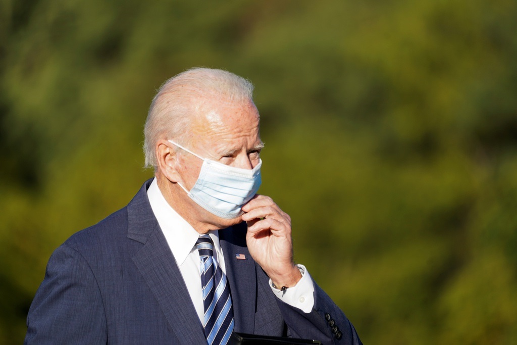 Ông Biden kêu gọi người dân đeo khẩu trang và cảnh báo nước Mỹ còn phải đối mặt với mùa đông đen tối